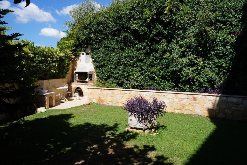 Dhráfi Apartment With A Garden, Bbq, Swimming Pool And Jacuzzi מראה חיצוני תמונה
