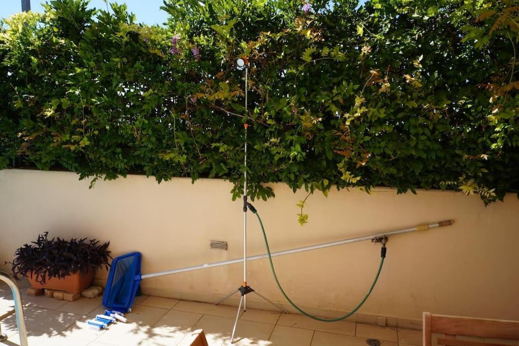 Dhráfi Apartment With A Garden, Bbq, Swimming Pool And Jacuzzi מראה חיצוני תמונה