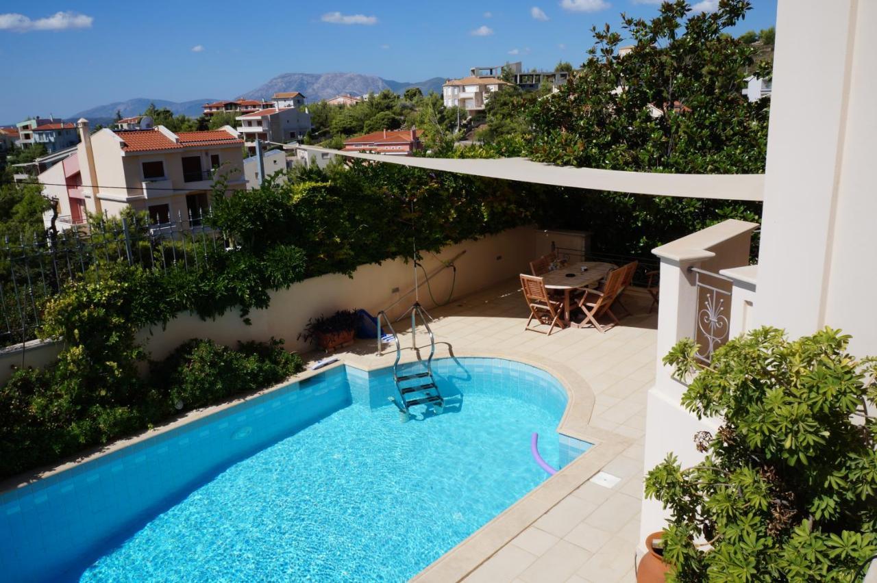 Dhráfi Apartment With A Garden, Bbq, Swimming Pool And Jacuzzi מראה חיצוני תמונה
