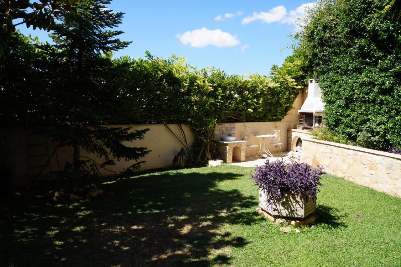 Dhráfi Apartment With A Garden, Bbq, Swimming Pool And Jacuzzi מראה חיצוני תמונה