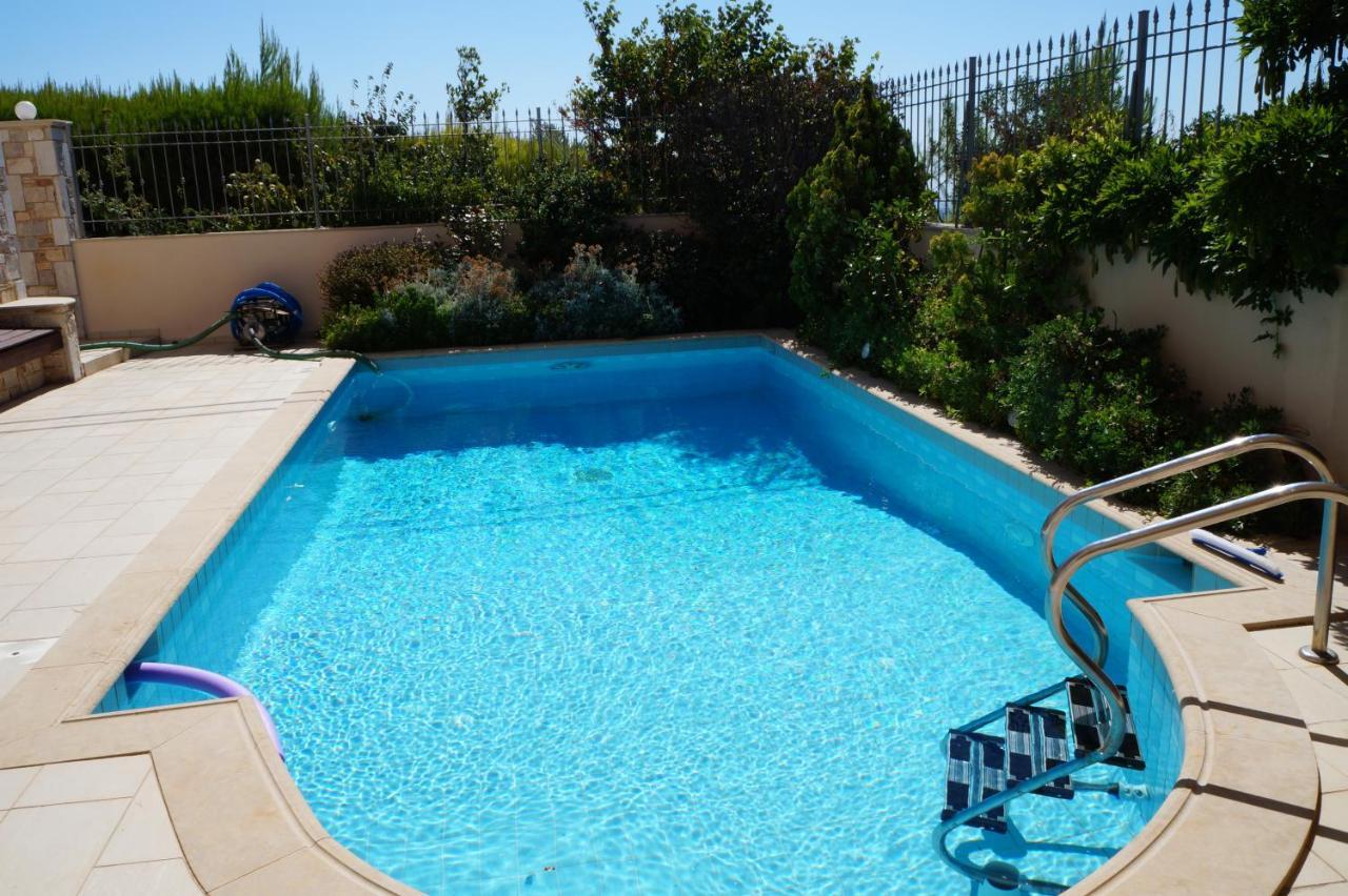 Dhráfi Apartment With A Garden, Bbq, Swimming Pool And Jacuzzi מראה חיצוני תמונה